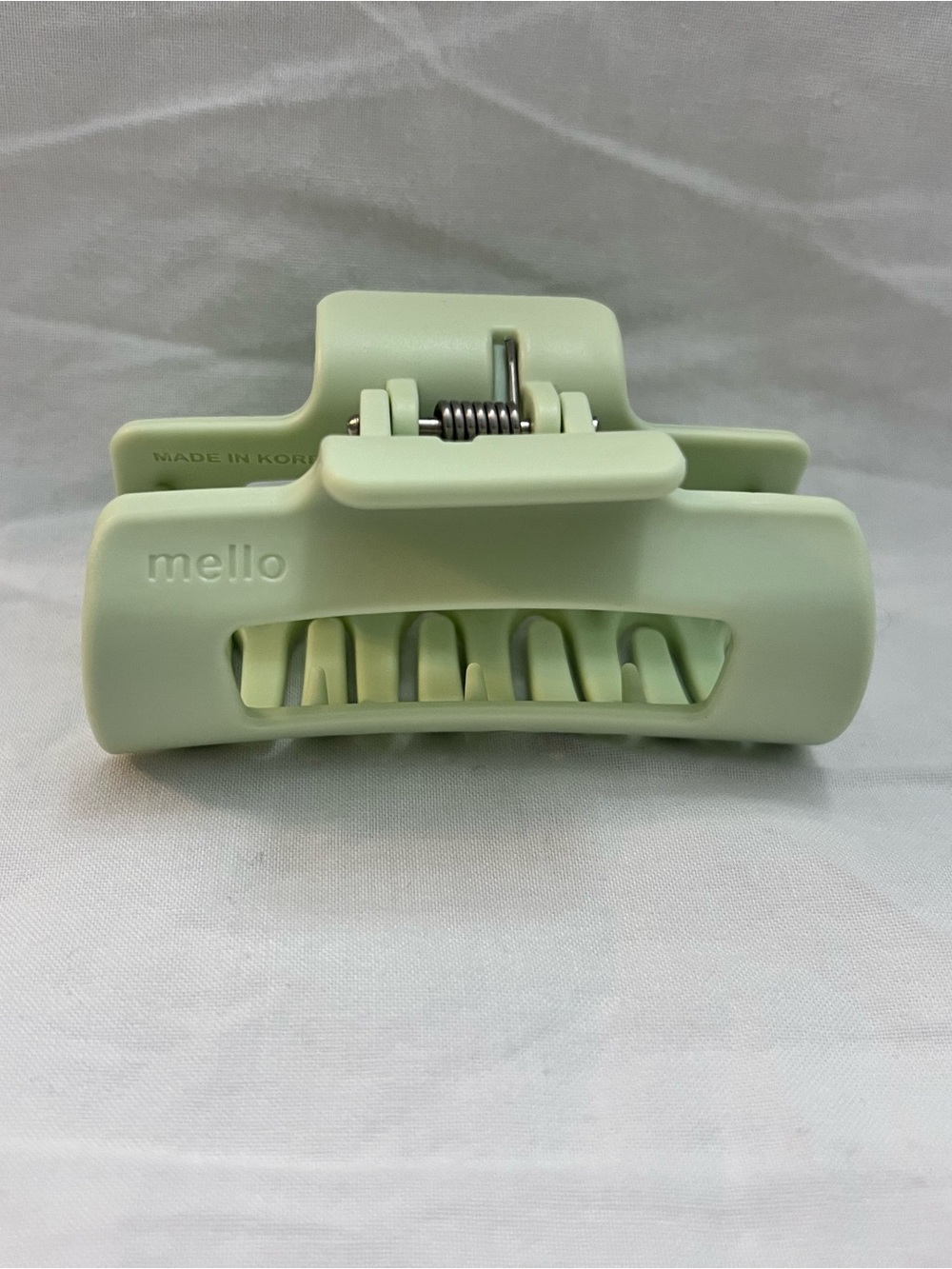Mini Matcha Mello Hair Clip – Cute Pastel Green Claw Clip